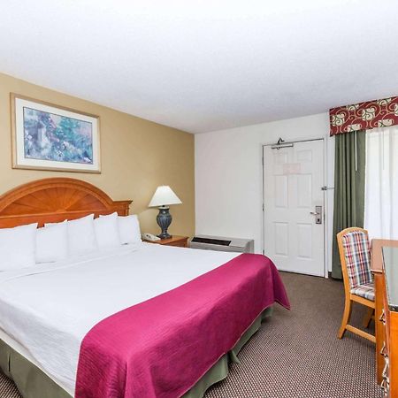 Days Inn By Wyndham West Des Moines - Clive Екстер'єр фото