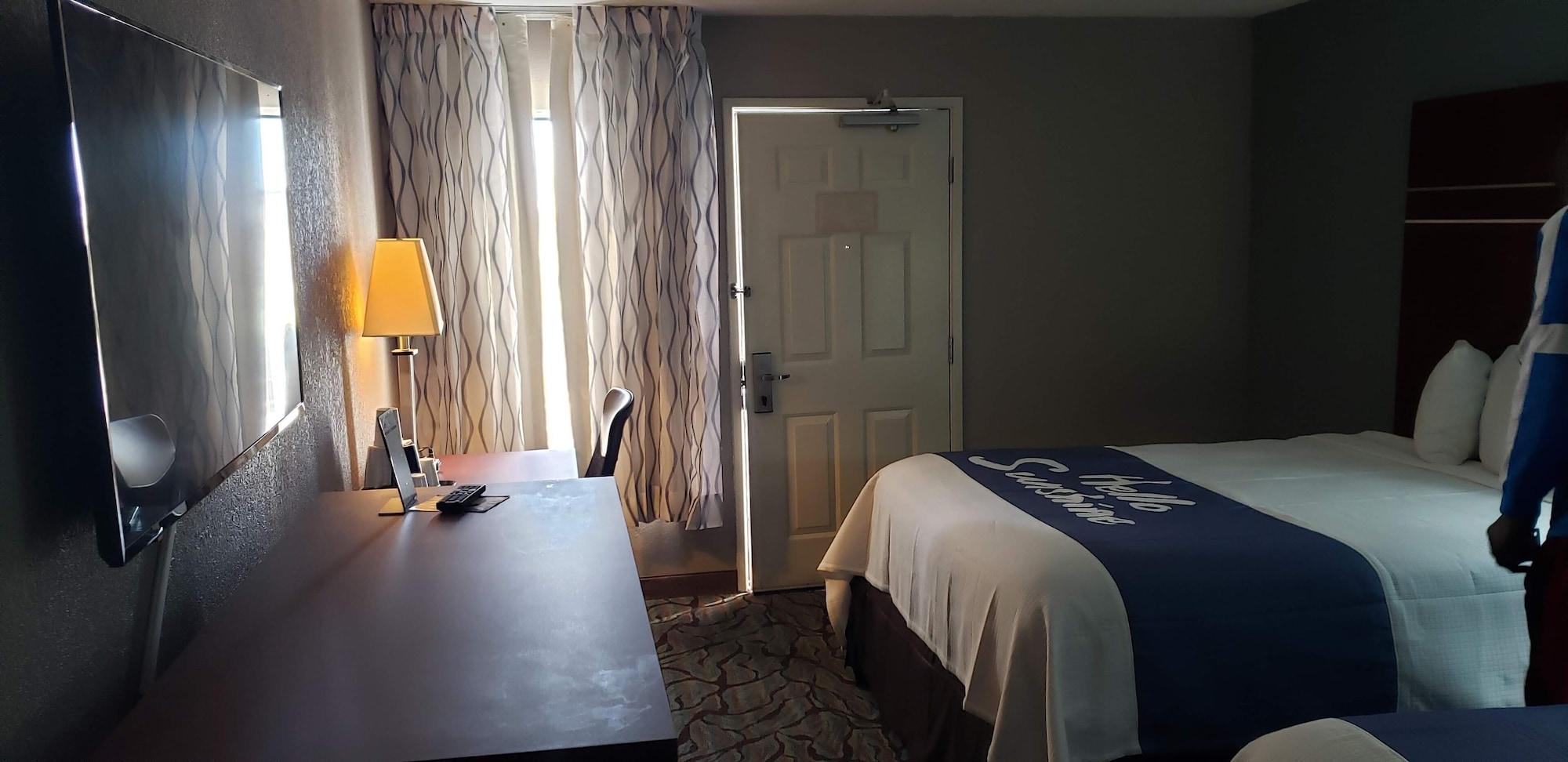 Days Inn By Wyndham West Des Moines - Clive Екстер'єр фото