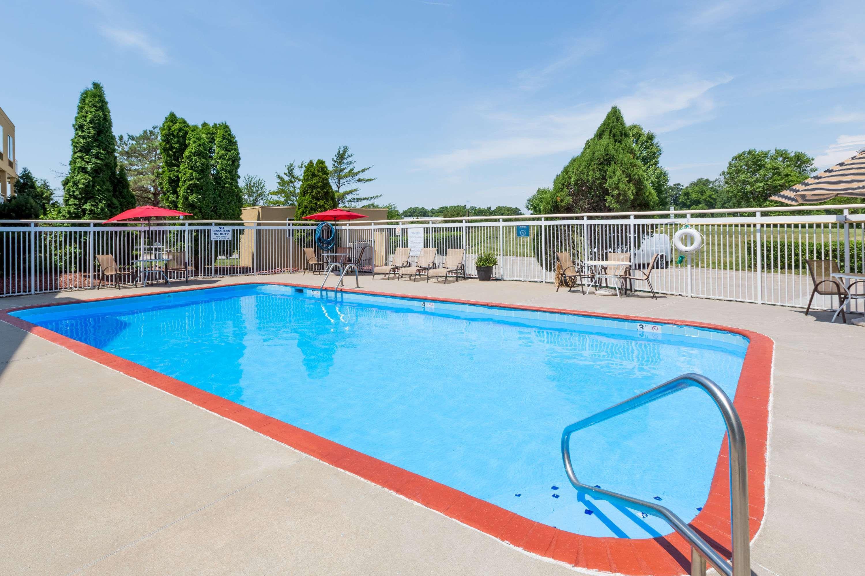 Days Inn By Wyndham West Des Moines - Clive Екстер'єр фото