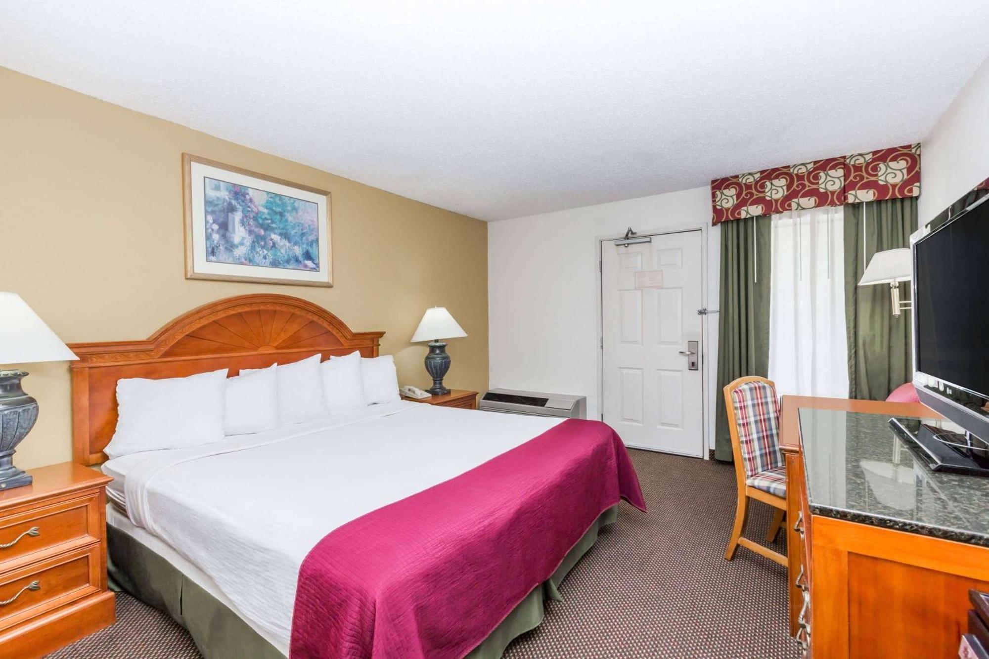 Days Inn By Wyndham West Des Moines - Clive Екстер'єр фото