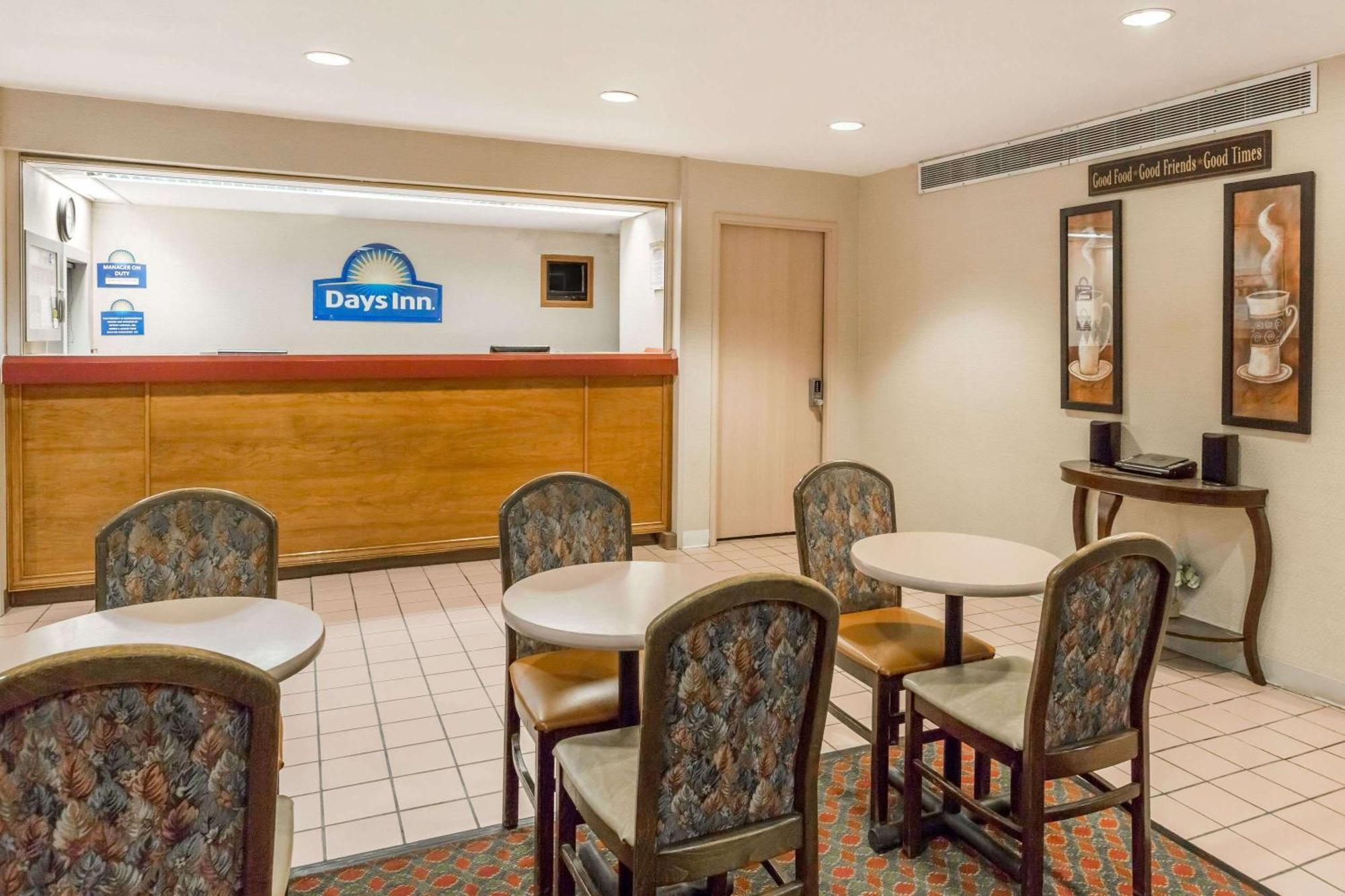 Days Inn By Wyndham West Des Moines - Clive Екстер'єр фото