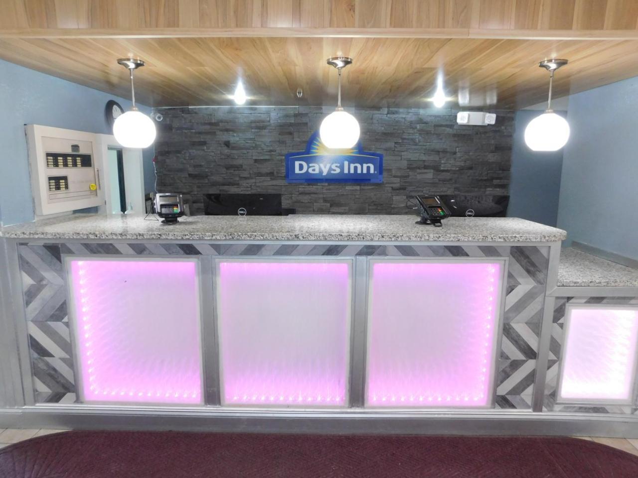 Days Inn By Wyndham West Des Moines - Clive Екстер'єр фото