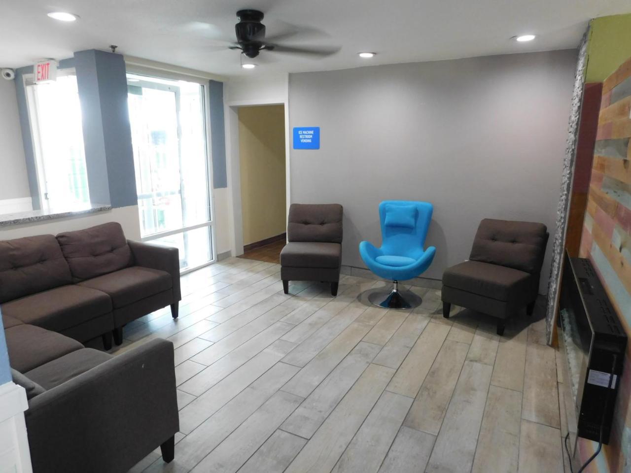 Days Inn By Wyndham West Des Moines - Clive Екстер'єр фото