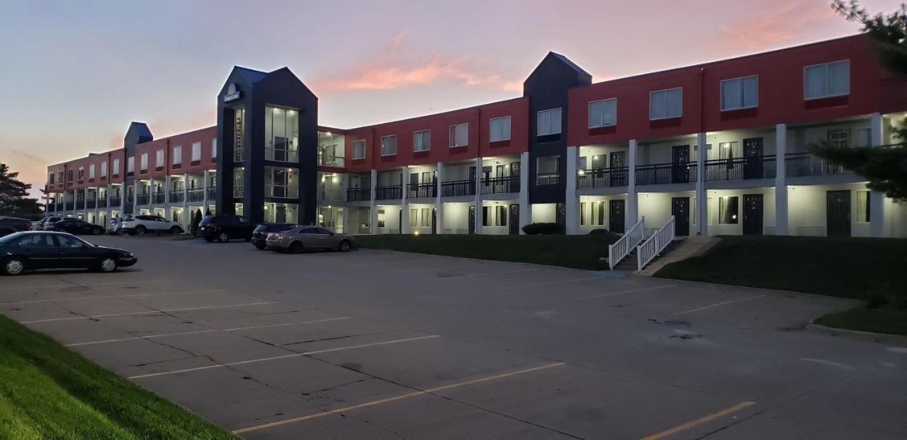Days Inn By Wyndham West Des Moines - Clive Екстер'єр фото
