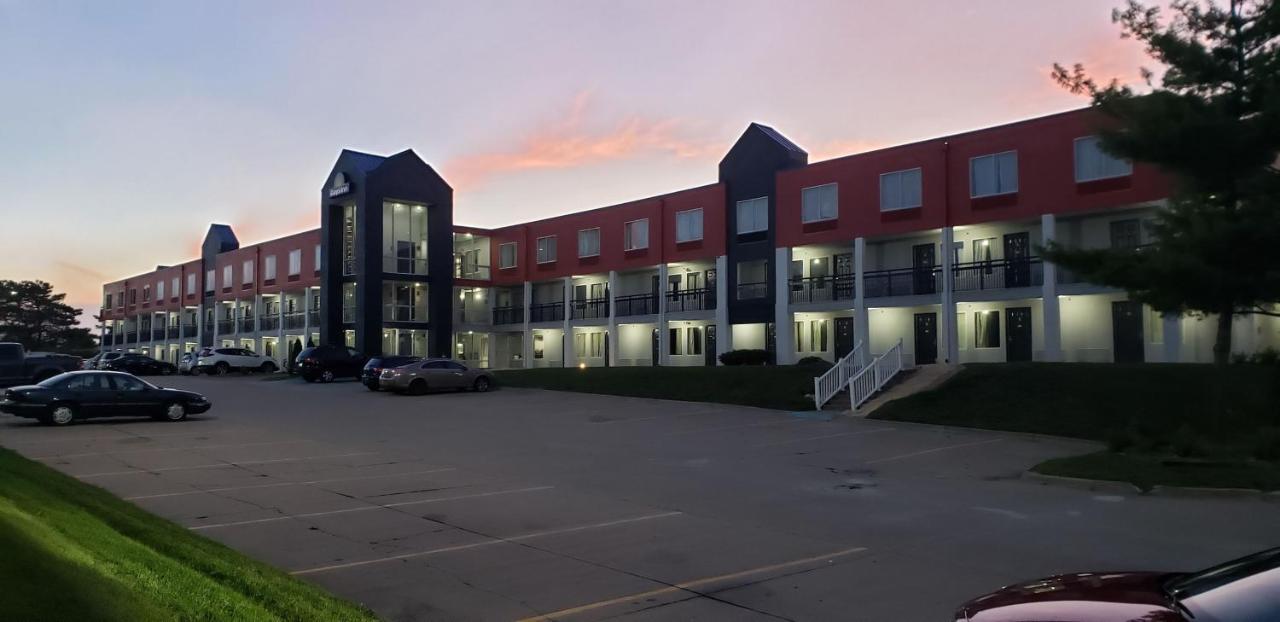 Days Inn By Wyndham West Des Moines - Clive Екстер'єр фото